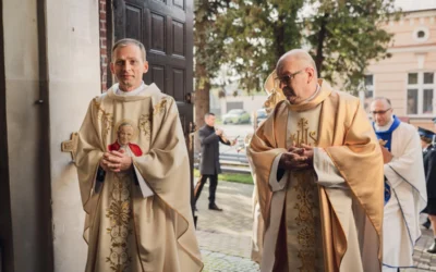 Uroczyste wprowadzenie Relikwii św. Jana Pawła II do naszej parafii