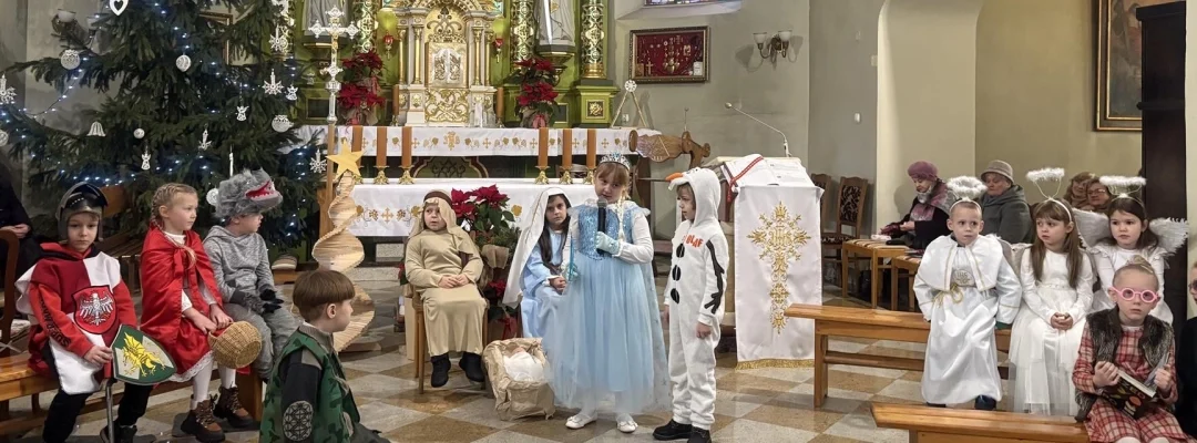 Radosne kolędowanie i jasełka w naszej parafii