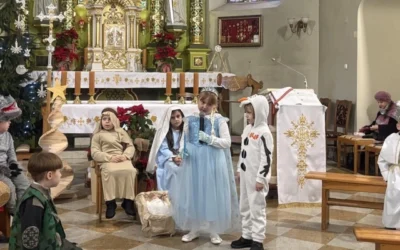 Radosne kolędowanie i jasełka w naszej parafii